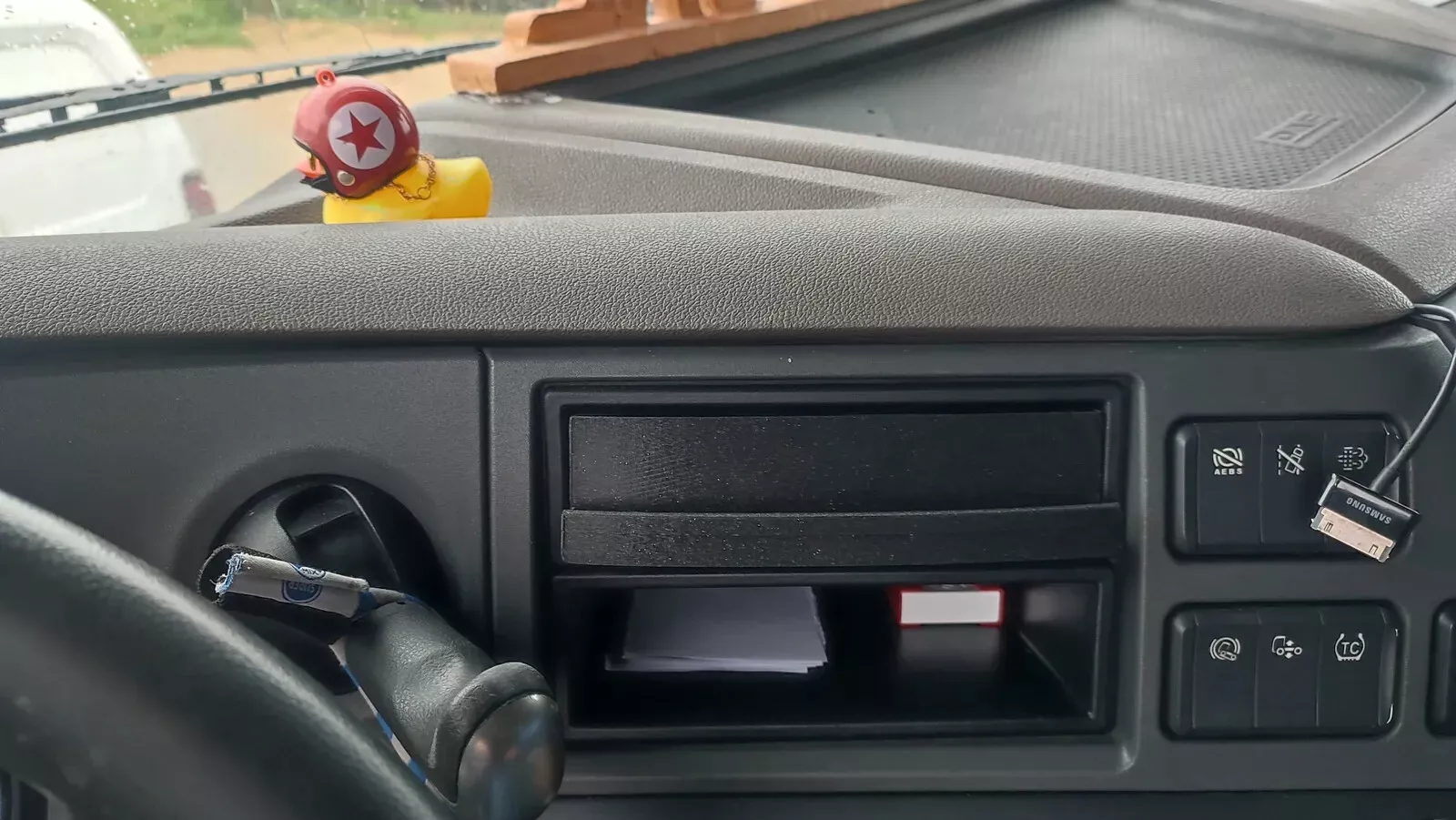 DAF XF Durable Dashboard Drawer with Phone/Tablet Holder. Must have for anyone! - Image 4