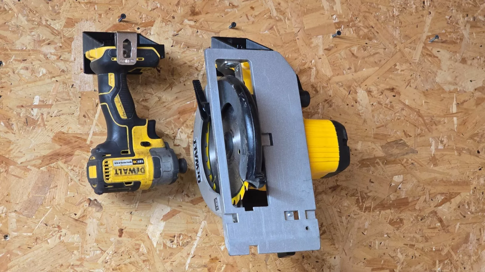 DEWALT Tool Mount Set – 2 Holders: Straight and Angled (2-Pack) MADE IN UK - Image 4