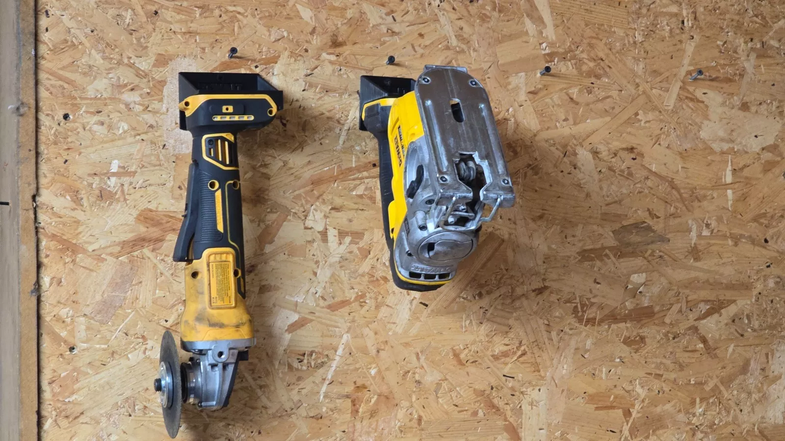 DEWALT Tool Mount Set – 2 Holders: Straight and Angled (2-Pack) MADE IN UK - Image 7