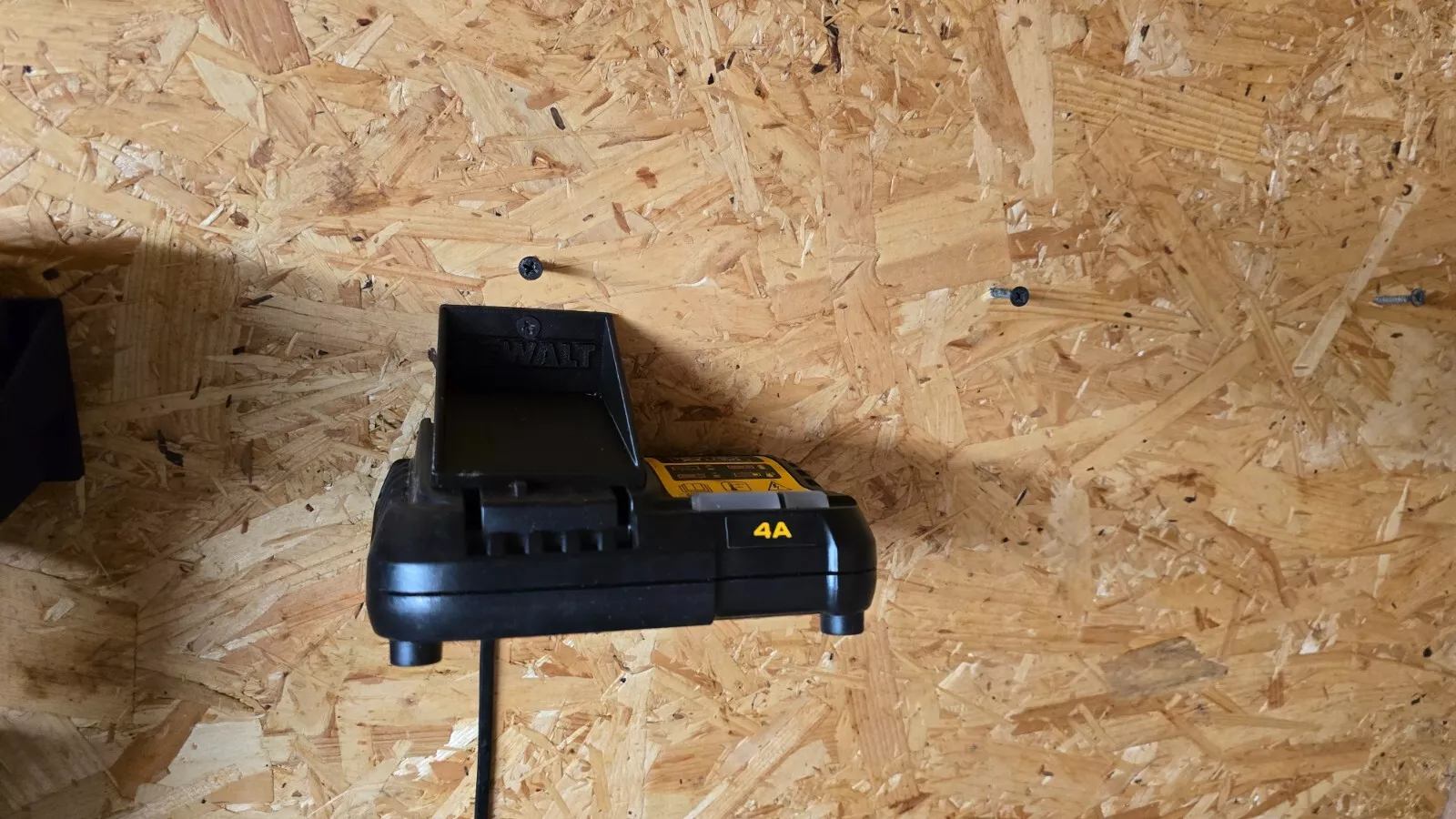 DEWALT Tool Mount Set – 2 Holders: Straight and Angled (2-Pack) MADE IN UK - Image 10