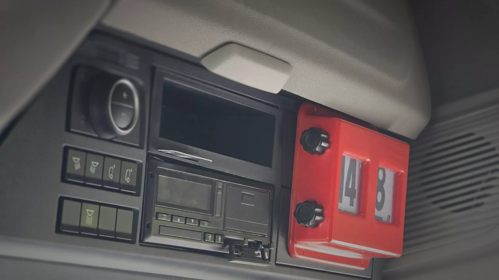 New Generation DAF XF and DAF XG - Additional Shelf And Fuel Card Holder.