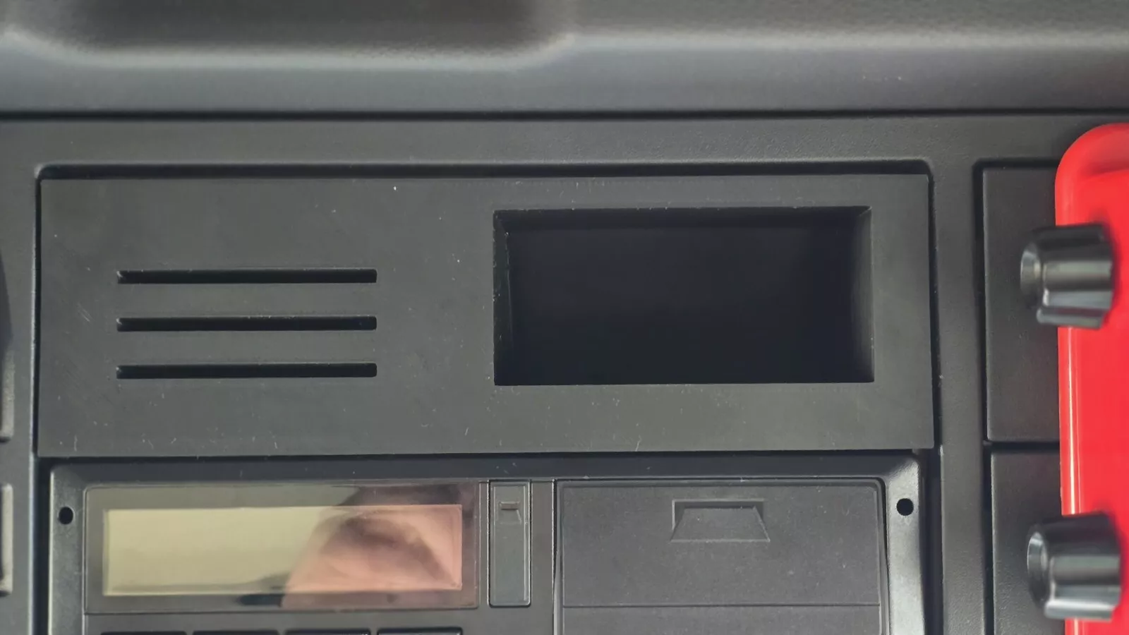 Old Generation 2013-2021 DAF - Additional Shelf And Fuel Card Holder 3 Slots - Image 4