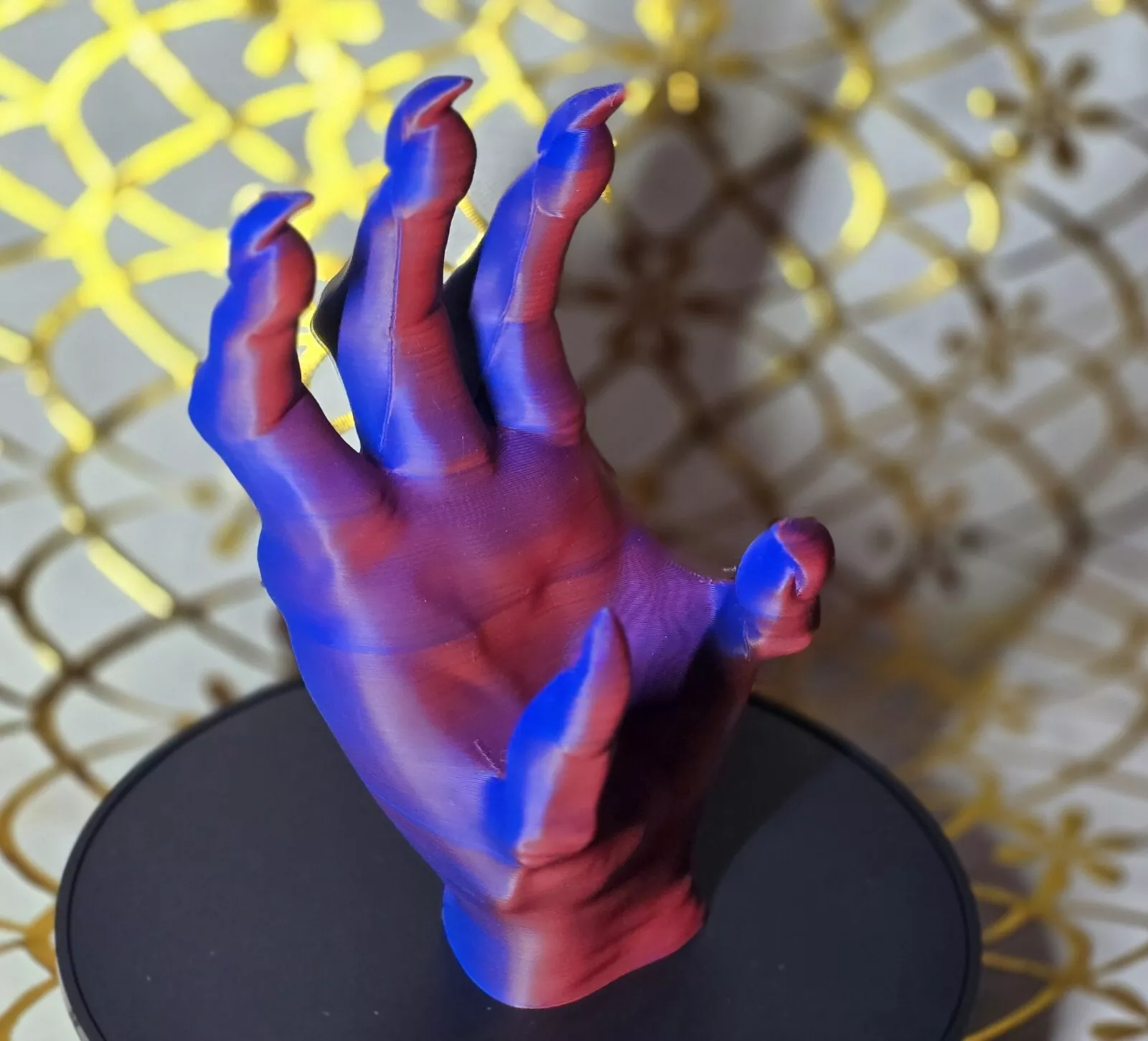Scary Hand PS5 Controller Holder – Creepy & Functional Display Stand - Red/Blue - Image 12