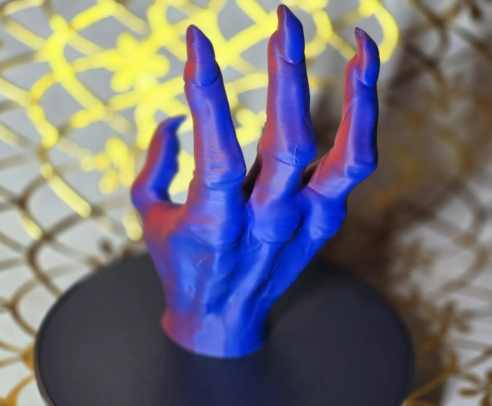 Scary Hand PS5 Controller Holder – Creepy & Functional Display Stand - Red/Blue - Image 6