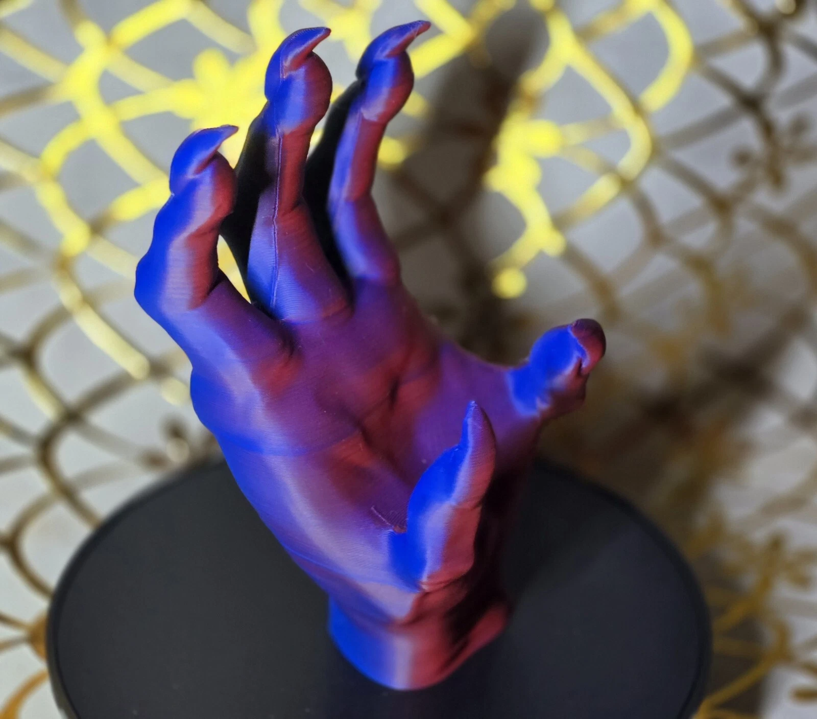 Scary Hand PS5 Controller Holder – Creepy & Functional Display Stand - Red/Blue - Image 9