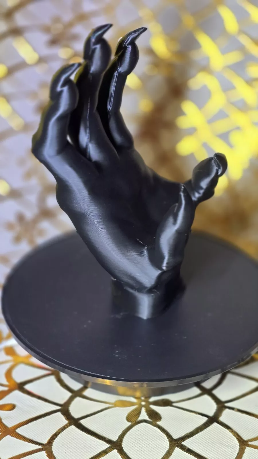 Scary Halloween Hand PS5 Controller Holder – Creepy & Functional Display Stand - Image 5
