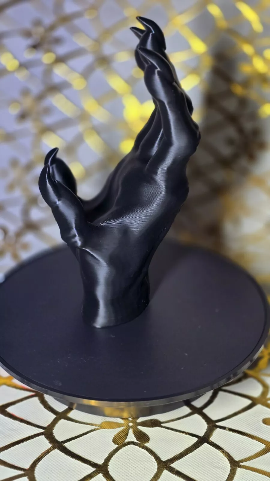 Scary Halloween Hand PS5 Controller Holder – Creepy & Functional Display Stand - Image 9