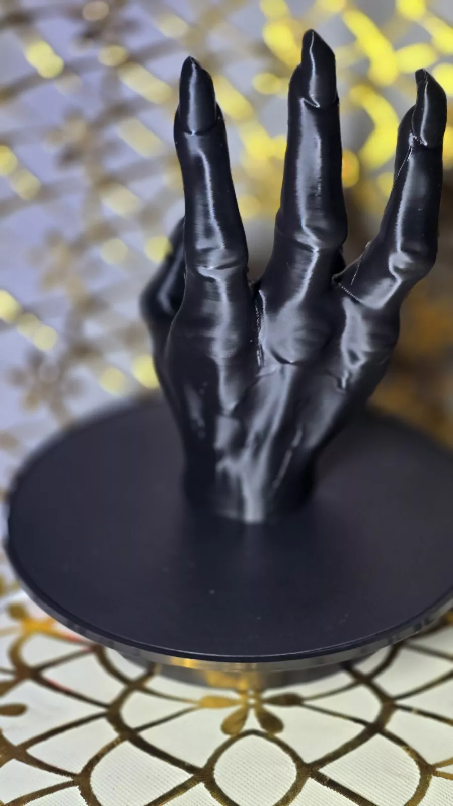 Scary Halloween Hand PS5 Controller Holder – Creepy & Functional Display Stand - Image 10