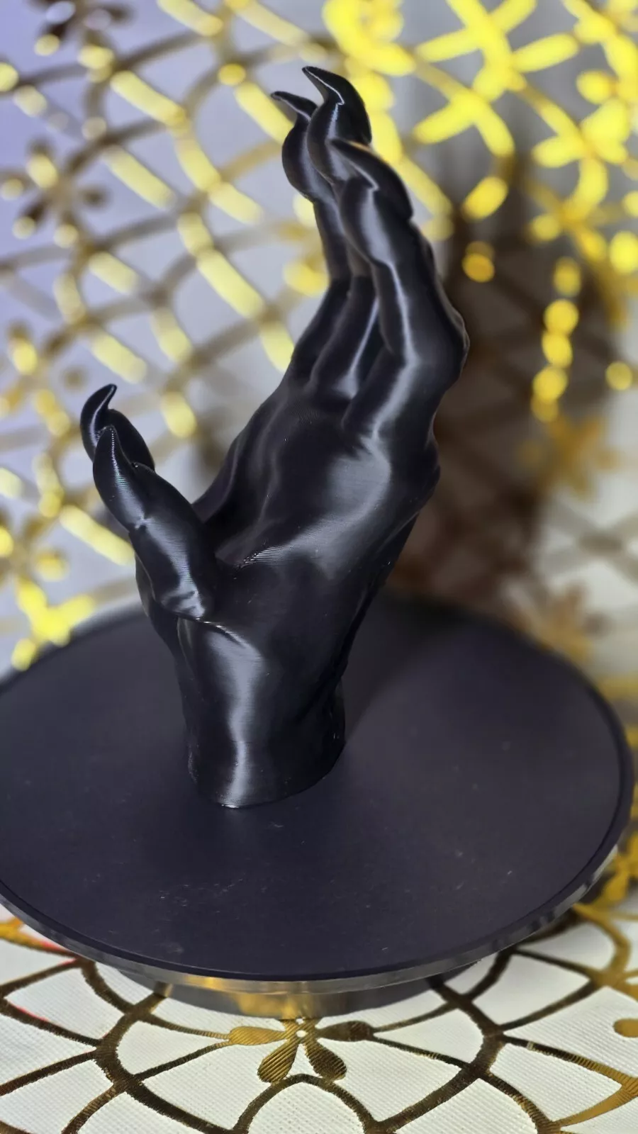 Scary Halloween Hand PS5 Controller Holder – Creepy & Functional Display Stand - Image 12
