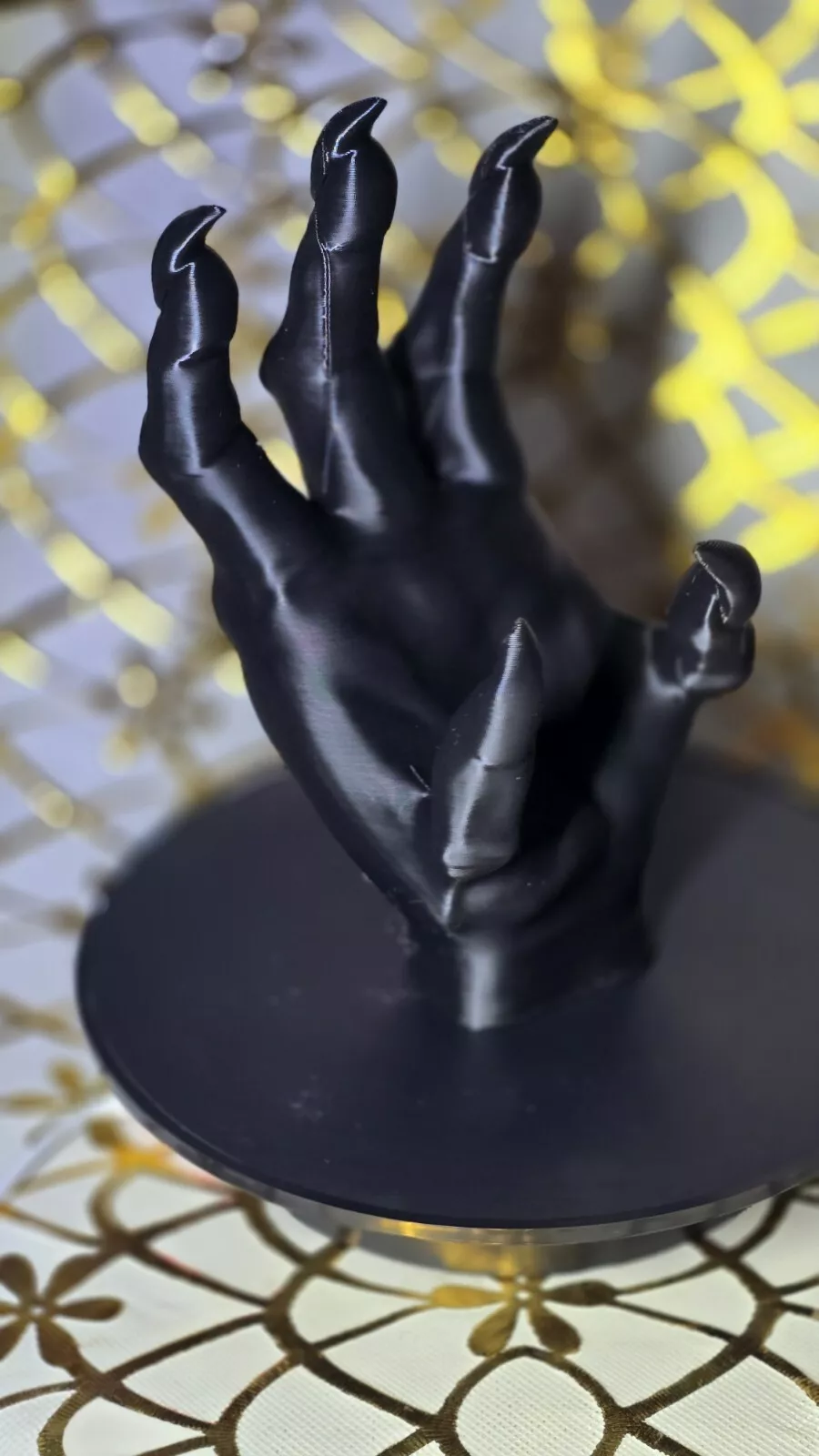 Scary Halloween Hand PS5 Controller Holder – Creepy & Functional Display Stand - Image 13