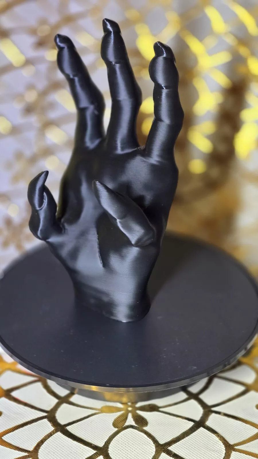 Scary Halloween Hand PS5 Controller Holder – Creepy & Functional Display Stand - Image 3