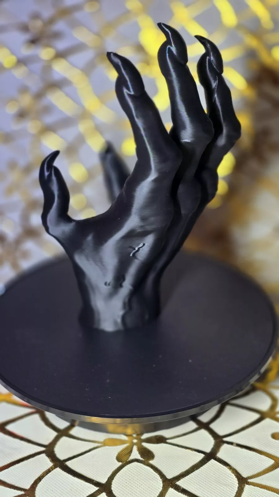 Scary Halloween Hand PS5 Controller Holder – Creepy & Functional Display Stand - Image 4