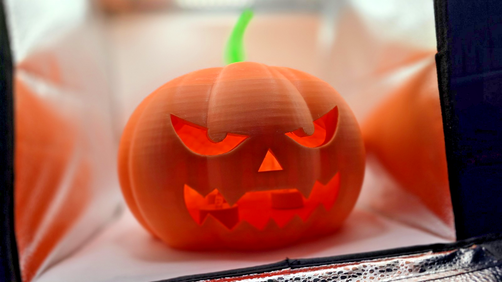 Large Glow in the Dark Pumpkin – Halloween Jack-O’-Lanter<wbr/>n – 25cm with 3 LED - Image 2