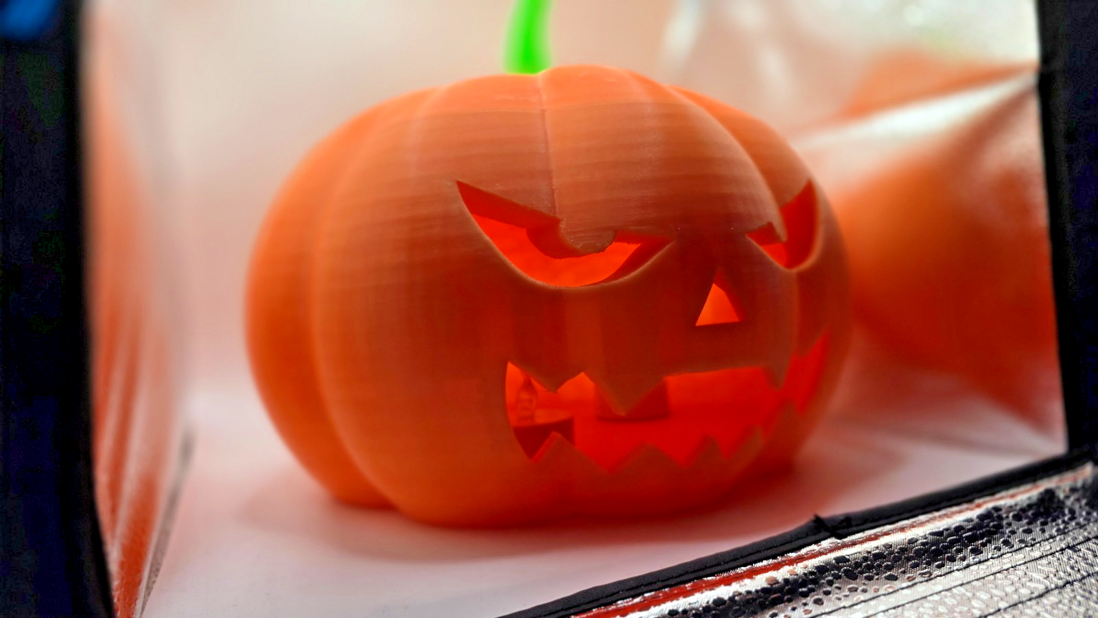 Large Glow in the Dark Pumpkin – Halloween Jack-O’-Lanter<wbr/>n – 25cm with 3 LED - Image 3