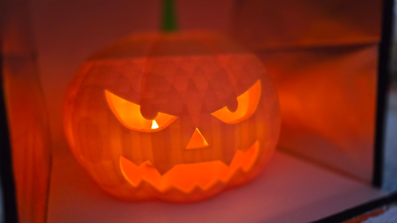 Large Glow in the Dark Pumpkin – Halloween Jack-O’-Lanter<wbr/>n – 25cm with 3 LED - Image 5